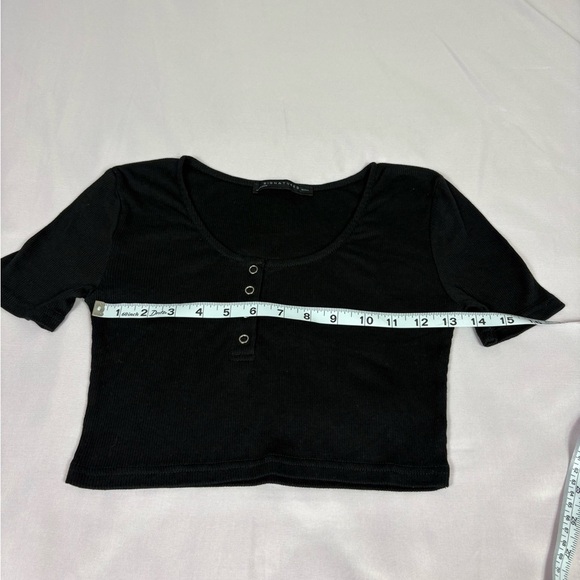 Signature8 Black Crop Top - Picture 3 of 8